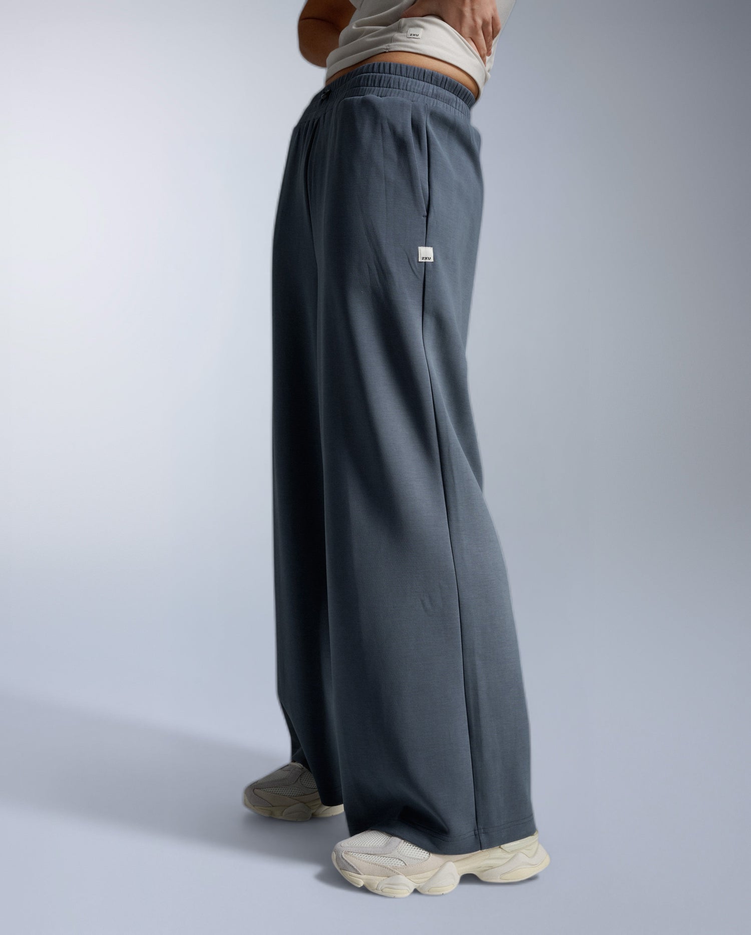 Wonderluxe Sand Washed Wide Leg Pants, India Ink/White